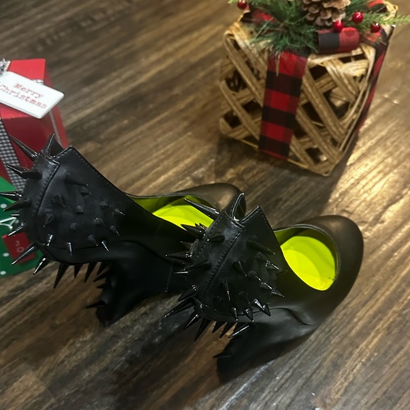 Serra Prestige Spiked Wedges Woman’s Size 8 - Picture 5 of 10